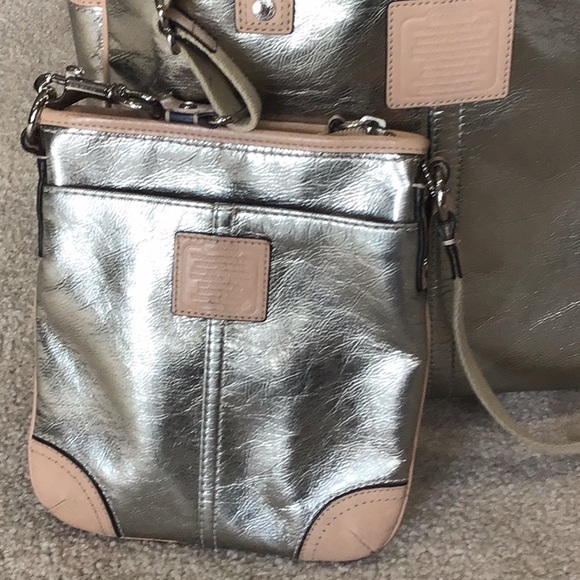 Bags - Picture 2 of 16